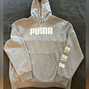 Mens grey Puma hoodie size large in great condition